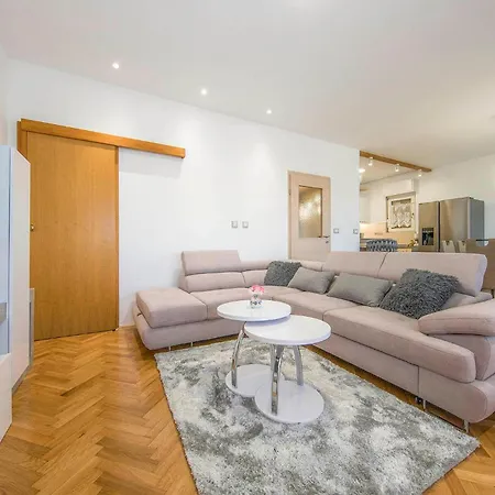 Appartement Awesome In